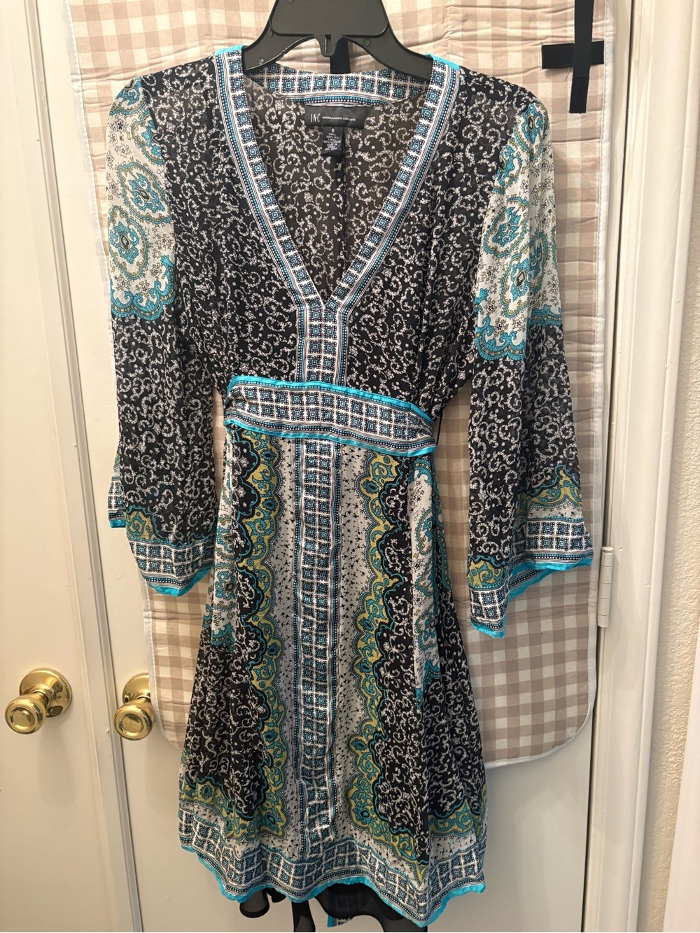 Women Silk Size 8 Dress with a Black shell Subcategory Classification